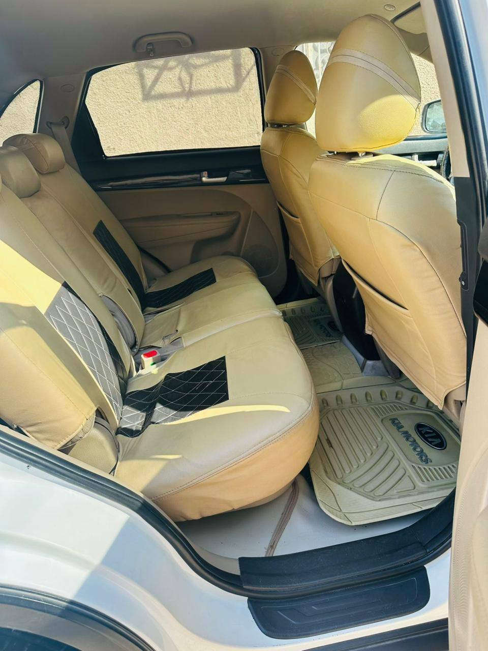 السلام عليكم ورحمة وبركاته لبيع سيارا سورنتو خليجي مديل 2013    6سلندر 7راكب  3قطع تبريد مرايات شفط  بيه زنون تبريد شغال  تتدفئه شغاله  تخم تاير جديد  مشروع وطني تحويل ثاني يوم رقم بغداد ماناقص اي شي سيارا بيه بل جاملق بارد  وباقي سيارا كفال وسعر خاص  ***********  العنوان البصره
