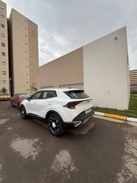 سبورتج مكفوله من صبغ  بارد سياره كلش جديده ضمان شركه الدولية مديل 2023...