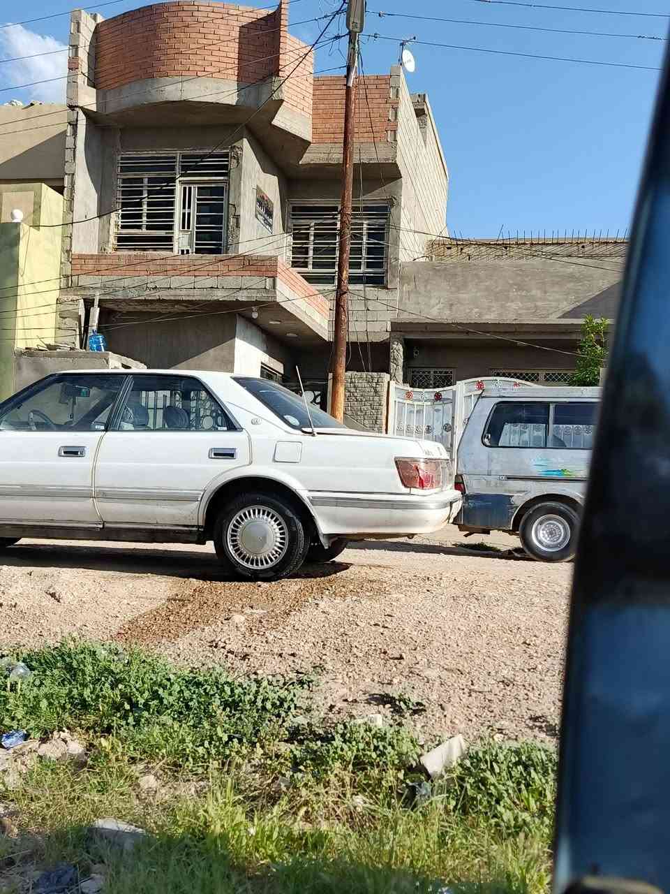 سلام عليكم اخون هارتوب 1991يسره بلاد نكليزي بغداد بسمي سنويه 27 مصفره 
مكينه بطه 2500 ديلكو المرغوب كير نضيف. 
تبريد قطعتين امامي خلفي مشط بور. 
داخل البلادي . جام كهرباء. 
 
نقصها جامه خلفيه طكت 👉

سنتر لوك . 

لايت عالي ناصي. اشاير. هورن ماسحات زراكات. 
كيج حماوه كيج بانزين كله شغال. 

سياره مال بيت ستخدم شخصي 👉

ضررها. جامرلغ خلفي صفحت صدر. 
 سياره بلاديه بدون صبغ  فقط دعاميات صبغ. 

سياره بسمي شخصين تحويل مباشر ❤

 بيع او مراوس ب النترا دمعه. 

السعر 50 بيها مجال 

مكاني ديالى بعقوبه ‏‪***********‬‏
