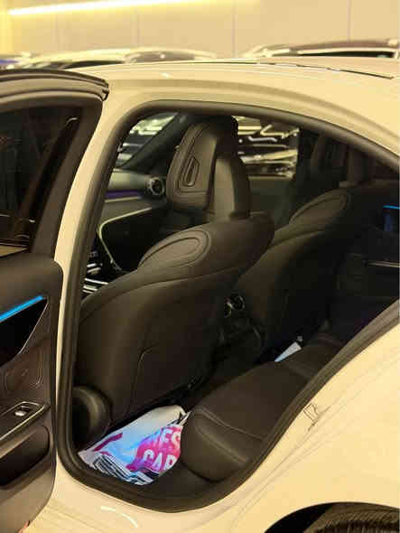 مارسيدس c-300 
2024 
5000 mil 
جامرلغ صبغ فقط بدون دواخل بدون ارباك 
سيارة موجودة بشركة صباح حسن سليمان اربيل شارع ١٠٠ م
سعر /٣٩٠٠٠$
للاستفسار 
*********** 
*********** أربيل
