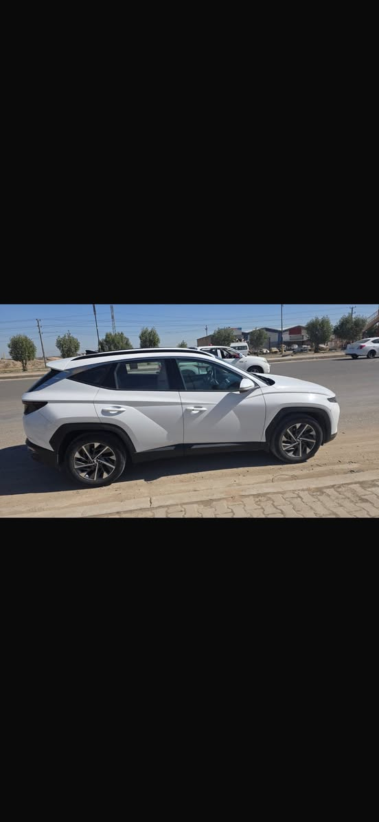 السلام عليكم هونداي توسان 
خليجي مكفوله 
ماشيه 42 
بابل باسمي 
سعر خاص 
للاستفسار ***********
