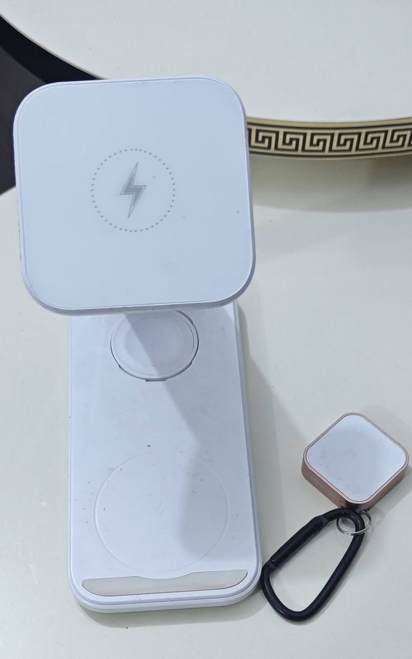 سيريس 7
مستخدم نظيف
سير اصلي 
+سير احتياط عدد2
+درع
+شاحنه 
+ شاحن ماك جوكر للساعه والايفون والايربود

العنوان بغداد الشعب 
***********
