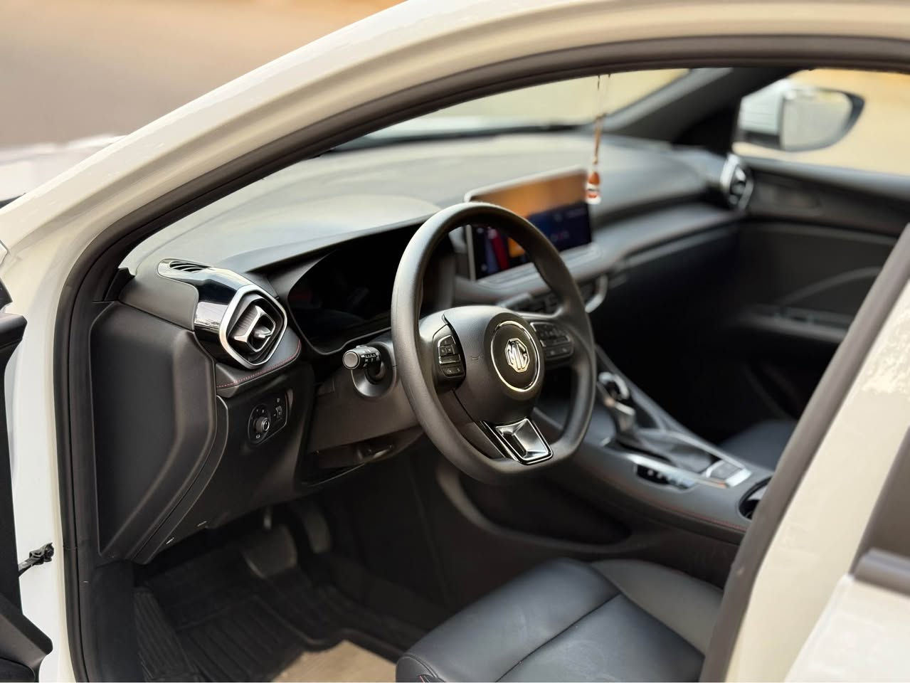 MG GT 2025 شاشە ئەکتیڤ
بێ بۆیاخ و بێ شوخت سارد
تەنها ٣ هەزار کم رۆشتوە
دارو بەردی بە شەرت
لە سەر دەقی شەریکە ماوەتەوە
نرخی ١٢٢ مەجالی کەم
***********
*********** السليمانية, العراق
