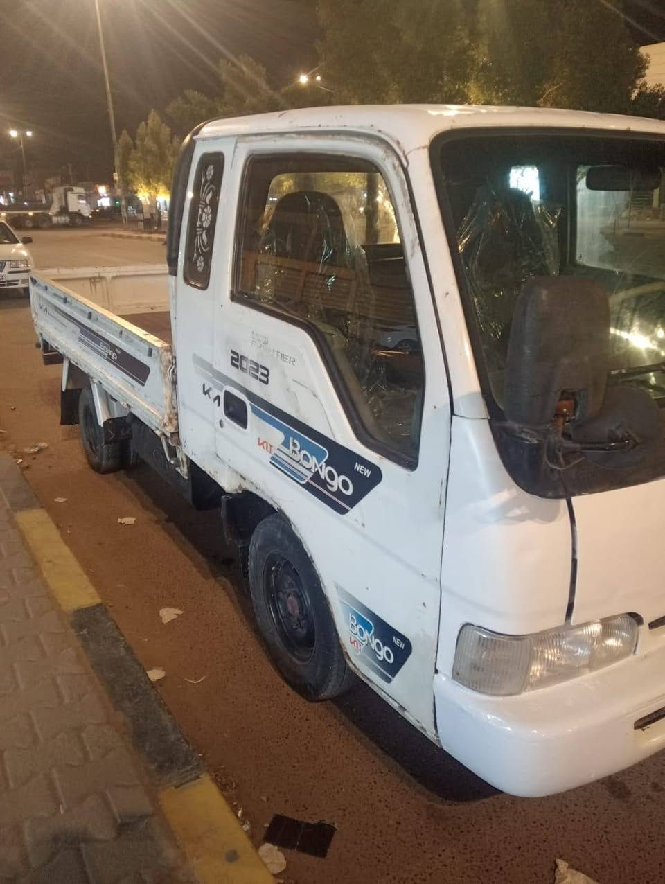 كيا فنتيرة كفالة عامة شاصي وكير ومكينة كهربائيات كلهة شغالة ضفيرة جديدة حدادية حلوة رقم شاصي واضح رقم واسط منضومة تبريد كاملة بس قايش سيارة جاهزة تخم تاير جديد  السعر ( 50) مكاني النجف اتصال ( ***********)
