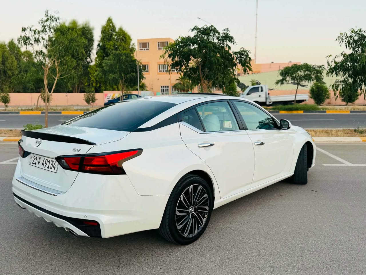 𝐍𝐢𝐬𝐬𝐚𝐧 𝐀𝐋𝐓𝐈𝐌𝐀 2023 SV+
نيسان التيما موديل 2023  شكل جديد                      
سعر السيارة  180 ورقة مجال 
للاستفسار *********** 
مواصفات _ SV+
فول فول مواصفات ١/١
.داخل ملكي
سقف سلايد
ابواب بصمة
‎بصمة تشغيل 
‎تشغيل عن بعد
‎شاشة ايباد
‎كاميرا
‎نقطة عماء
‎تحديد سرعة
‎تحديد مسار
‎اوتو ستارت ستوب
‎رادار امامي 
‎رادار جانبي 
‎رادار خلفي 
‎حساسات امامي 
‎حساسات جانبي 
‎حساسات خلفي 
‎كشنات جلد
‎كشنات كهربائي 
‎لايتات ليد زينون بيلادي
‎‏‎بكلايتات ليد بيلادي 
‎ويل كروم 
…‎بعد هواي مواصفات
لون ابيض ثلجي  مميز جدا 
ضرر فقط  بونيد مصبوغ 
ماشي فقط ٣٠ الف بعدها    
‎

عنوان كلار سليمانية خناقين, ديالى
