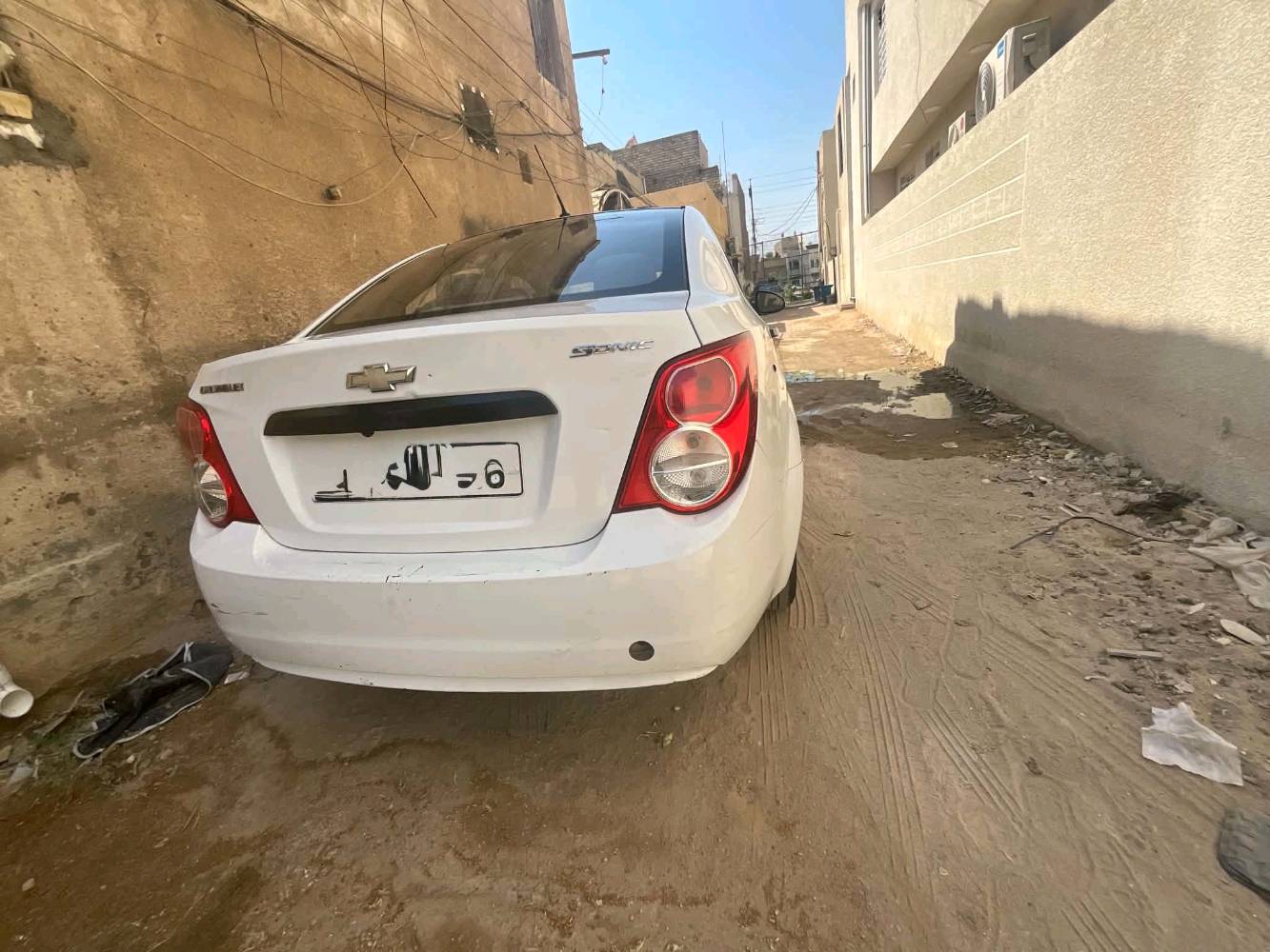 🚗 للجادين فقط – شفروليه سونيك 2012 وارد خليجي 🚗

إذا تبحث عن سيارة اقتصادية، نظيفة، وسعرها مناسب، فهذه فرصة تستحق المعاينة.

✅ المواصفات:

- شفروليه سونيك موديل 2012 – وارد خليجي.
- مكينة وكير مكفولات.
- بدون صبغ، فقط بارد كما هو موضح بالصور.
- السنوية جديدة وباسمي.
- التحويل مباشر ثاني يوم.
- رقم بغداد – مشروع وطني – الهزة جديدة.
- السيارة كاملة ولا يوجد أي نقص.
- صدر الأمامية (الحديد) تم شده قبل أسبوع.
- صدر الخلفية جديد وتم تبديله.
- تخم تايرات جديد.
- بطارية جديدة تم تبديلها قبل يومين.

🔧 الملاحظات بكل أمانة وشفافية:

- تحتاج فقط كمبريسر.
- يوجد صوت رواجز عند أول تشغيل فقط، وبعدها يختفي.
- دهن المحرك مبدل قبل يومين.

السيارة معروضة بكل مصداقية، ولا أخفي أي ملاحظة عن المشتري. افحصها بأي مكان، وجيب ميكانيكي تثق به، وإذا عجبتك توكل على الله.

📍 الموقع: بغداد – حي الجهاد.
📞 للاتصال: ***********
💰 السعر: 63 قابل للتفاوض للمشتري الجاد وبعد المعاينة فقط.

رجاءً اقرأ الإعلان كامل قبل الاتصال، والاتصال للجادين فقط.