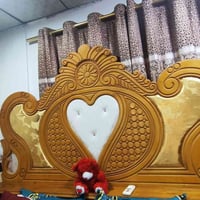 غرفه اخشاب • استعمال قليل • مع الدوشك