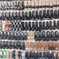 شحاطات وأحذية • باسعار مناسبة • شارع عرق النسا