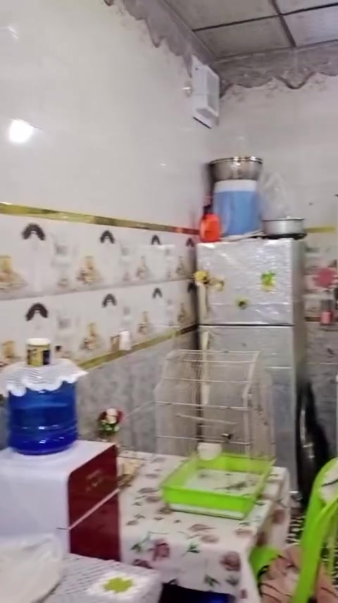 دار مساحه 200متر بناء نضيف اساس وسقف صب كونكريت مركزي سيراميك بورسلين كرانيت يحتوي على ثلاث غرف نوم صاله مطبخ استقبال مجموعه صحيه داخلي وخارجي موقع مميز قريب شارع 60 زراعي حي ميسان استفسار اكثر ***********السعر 78مع المجال
