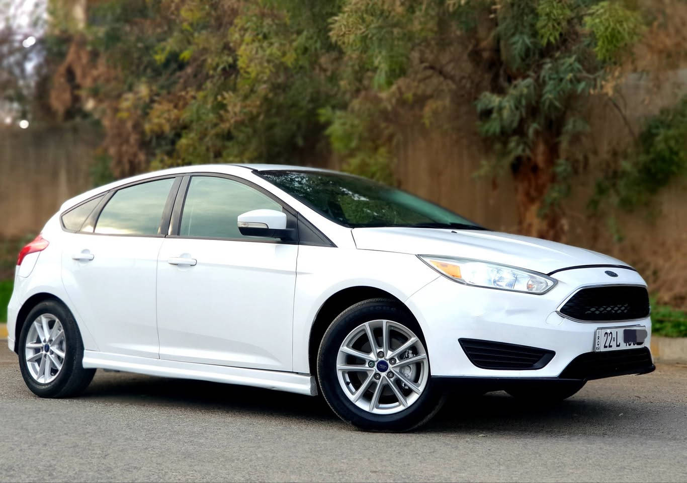 FORD FOUCSE 2016
 مواصفات SE
4 جامات کهربائیە
مرایة كهربائية
مرایة اشارة
شاشة ئایباد
كامیرا
تحدید سرعة
ستیرن فولیوم
گیر و محرک و تبرید بشرط
بجم و خلف کبس 
بیها اربع قطع صبغ بدون معجون بدون دواخل
ایرباکات کلها سلیمه
سعر ۷۵ ورقه
مکان السیاره اربیل *********** فایبر واتساب
