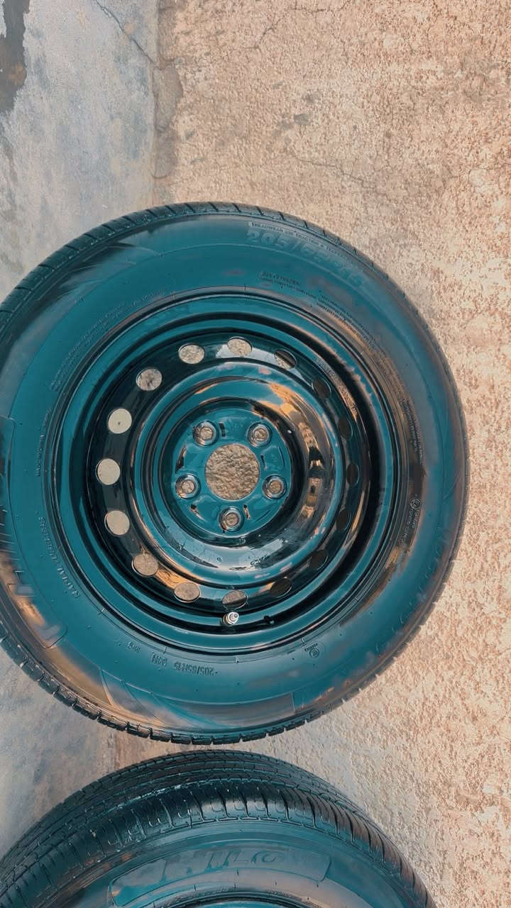 السلام عليكم 
 
يرهم (النترا-فورتي-سيراتو-كورلا-سني)
اخوان للبيع فقط 
السلام عليكم 
 اخوان للبيع فقط 
كامل مع التايرات
تخم ويل رنـك كوري نظيف جداً  حجم 15 
مع تاير تخم كامل ماركة هـلـو (HILO) المعروفة نظيف جداً جداً
حجم التاير : 205/65/15 
السعر : ٢٢٥ الف قفل
للاتصال : ***********
مكاني بغداد-شارع فلسطين
ممتواجد على الماسنجر فقط اتصال بلا امر عليكم
