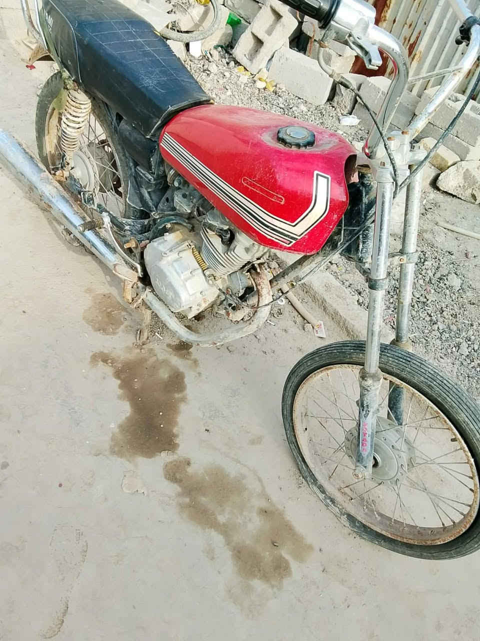 السلامو عليكم شباب دراجه للبيع الدراجه ادوات وتايره الكدامي مبنجر سوي تايره وترايك وين ماتريد هندر واحد تشتغل.... سعره... 225 بكاني سوك الشيوخ ***********وهاذه رقمي وانه خادم
