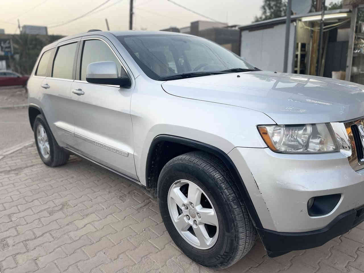 سلام عليكم
جيب لاريدو 2011 رقم سليمانيه محرك 3600 
صبغ باب الجنطه قليل  
وباب الخلفي جهت اليسار مفتوح البراغي بي بارد 
داخله كلين مواصفا عاديه 
محرك تبريد كير كاردن حداديه بحاله جيده ادامه كامله عل سياره منضومة بانزين كامله جديده  تخم تاير جديد 
شرط السونار والصور نفس السياره
السعر 163
***********
