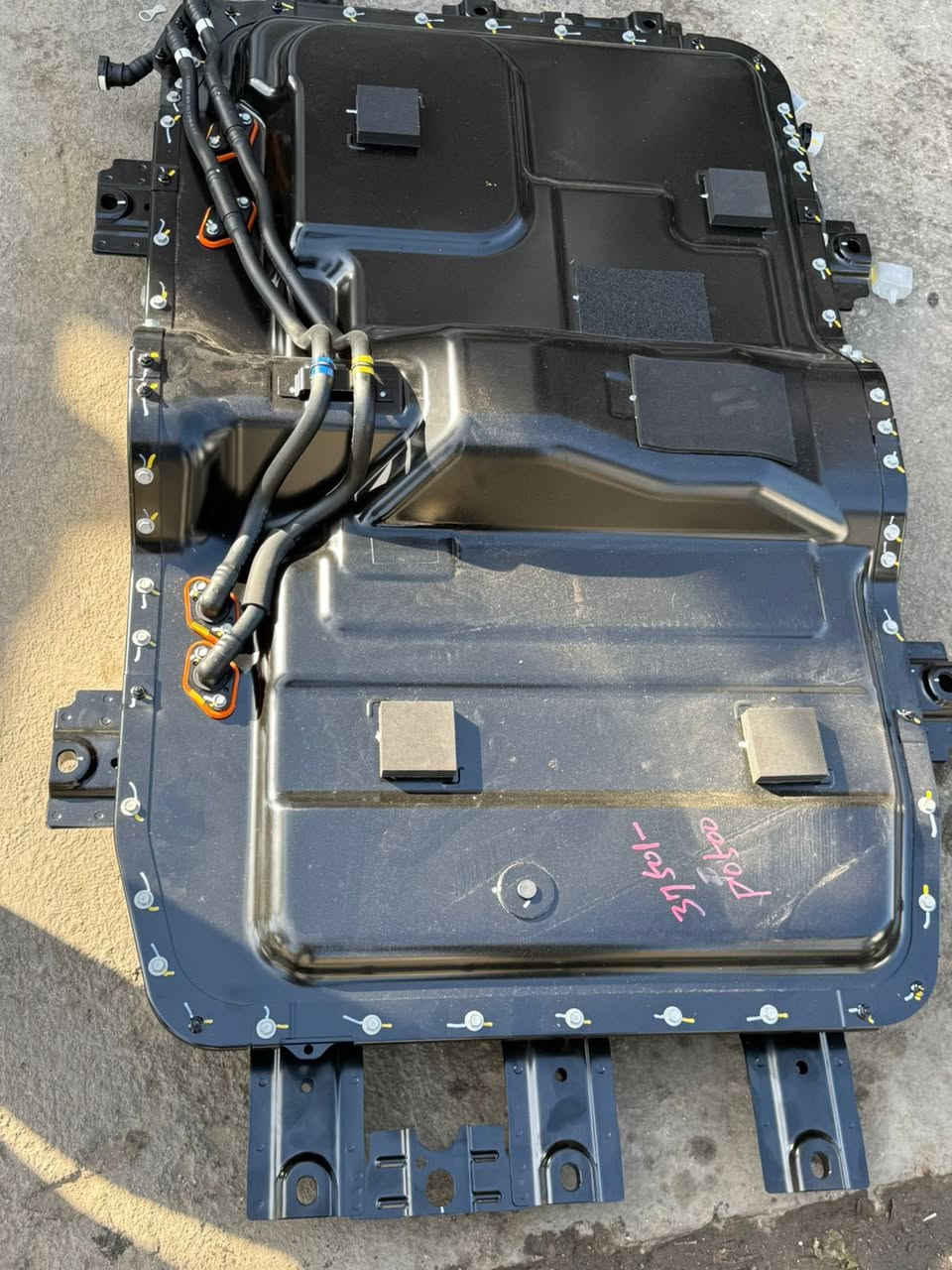 قبل ما تشتري أدوات سورنتو هايبرد، تأكد من الجودة والمطابقة لسيارتك. 🔧⚡

في عالم الهايبرد نوفر من أدوات سورنتو الهايبرد، تشمل القطع الأصلية والبدائل المضمونة من بطاريات الهايبرد و بلكن 🔋، وعقول السياره كامله و كمبريسر التبريد ❄️
ومحرك و كير المكينه كامل 
وقطع السياره الخارجيه والداخليه

مع فحص واستشارة لمساعدتك باختيار القطعة المناسبة بكل ثقة.

📍 الجودة أولاً… وخدمة تعتمد عليها.
📞 للاستفسار وطلب القطع، راسلنا أو اتصل بنا، وإحنا بالخدمة دائماً.
***********
او
***********
