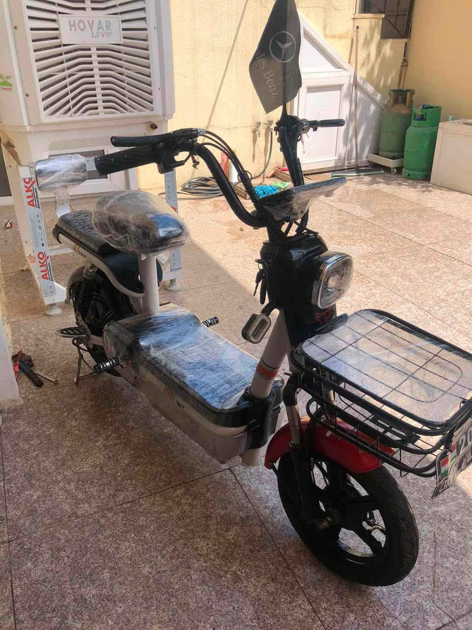 حجمی  ١٤ یە   دوو سویچ و کۆنتڕۆڵ و تایەکانیشی قفڵی هەیە شەغال  بەس پاتری ئیش ناکات ئەگەرنا مەزبووتە  /سعر ١٢٥ هەزار 
سلێمانی
Whatsup 
***********
