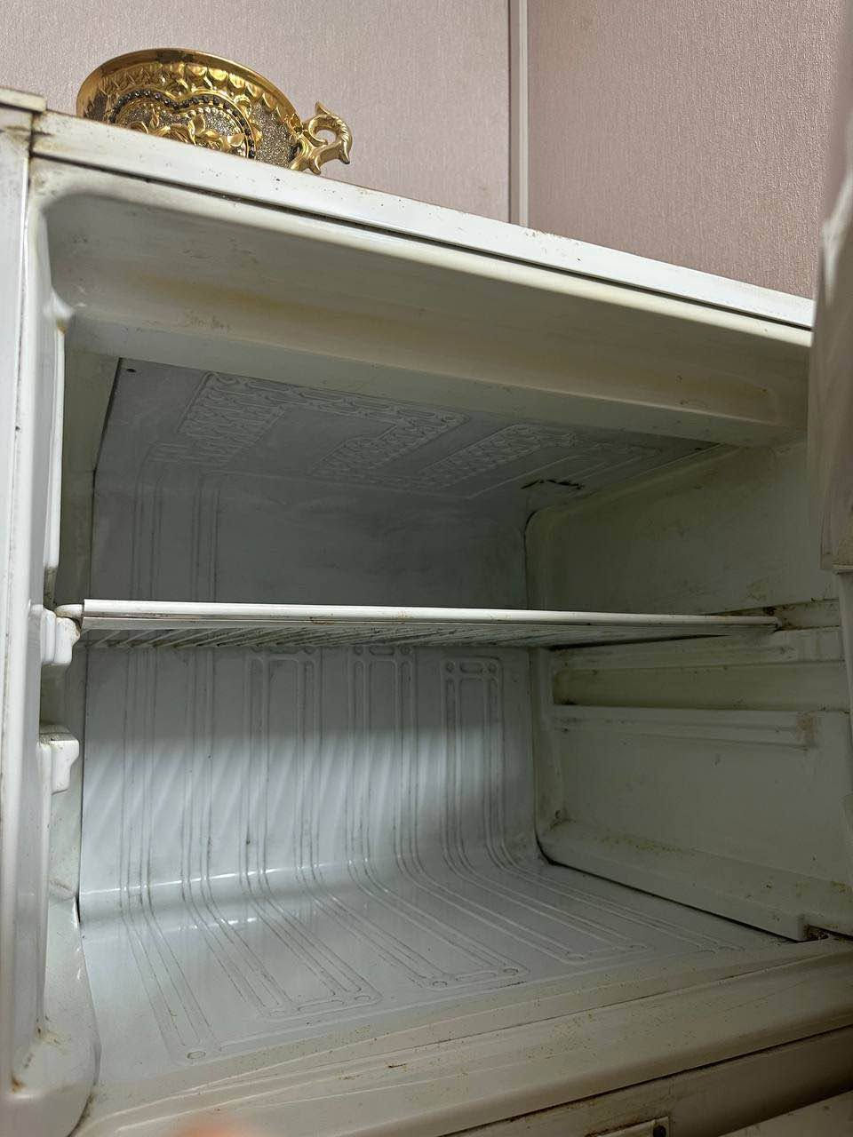 ثلاجة كبيره شغالة كلها نوعية ممتازه ماداخله تصليح ابد مكاني. كربلاء حي القادسيه العسر ٣٦٠ الف التواصل *********** كربلاء, العراق
