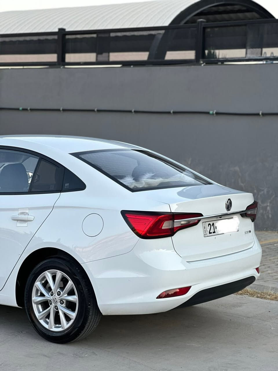 MG 5 2024 standard pluse
٣٠٠٠٠کم ڕۆشتوە
هەموو گیانی بەشەرت هیچی پێوە نیە 
نەرمەتەرزەیەکی کەمی هەیە 
یەک دەستە سەیارەکە 
زۆر زۆر جوانە 
***********
***********
