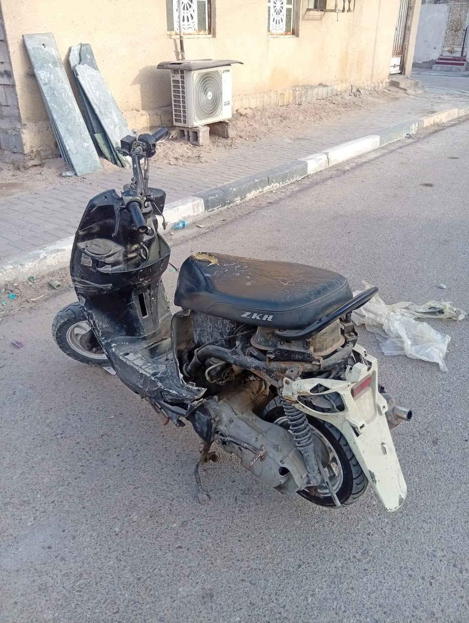 دراجة للبيع بوليسي
***********
العنوان/بصرة قبلة
