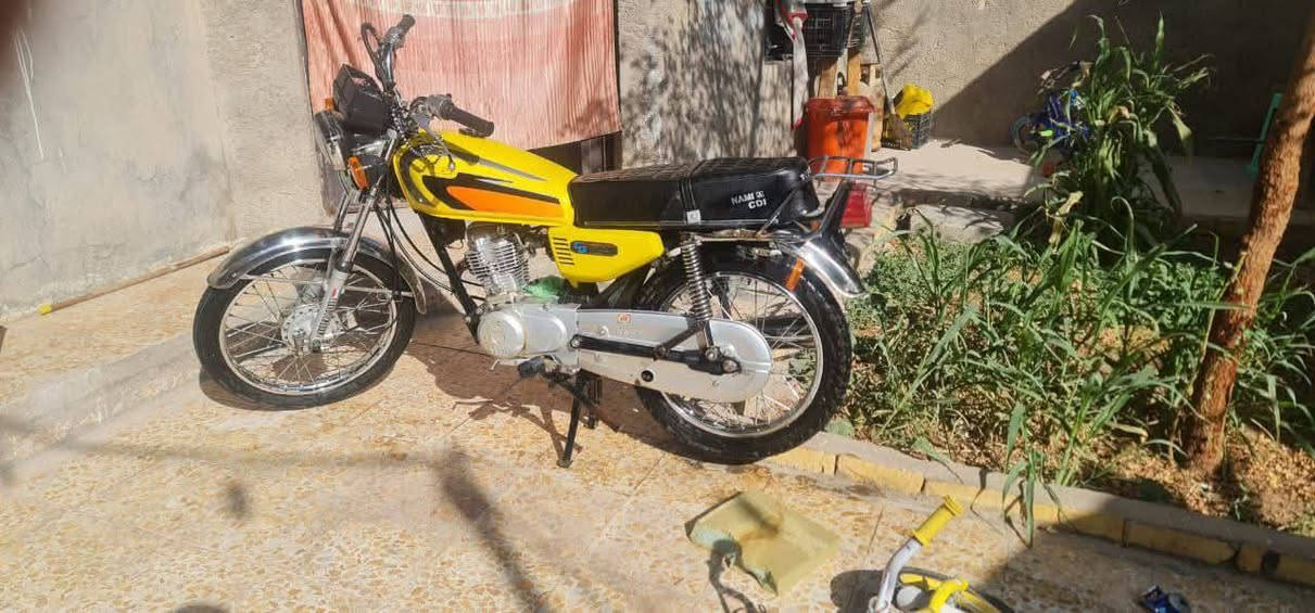السلام عليكم دراجه كلك للبيع كلك كلك ما متواجد خاص سعر 250 هذا رقمي متواجد واتساب خابرني من خيرك تدلل الشراي‏‪0787 084 2598‬‏
