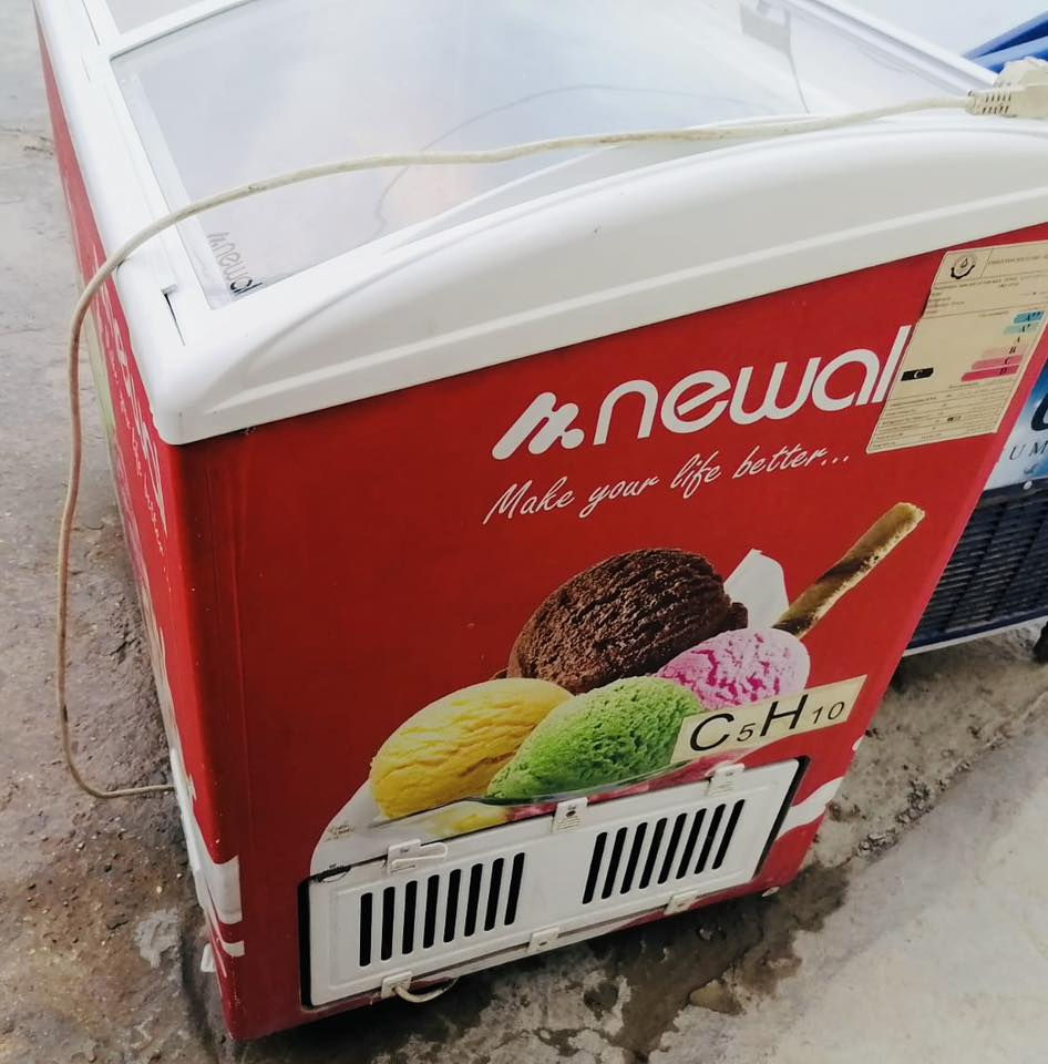 عارظات يكور تركي مع مجمدات  تصفية أسواق نظاف شغلات مكان بغداد شراي يدلل ***********  واتساب
