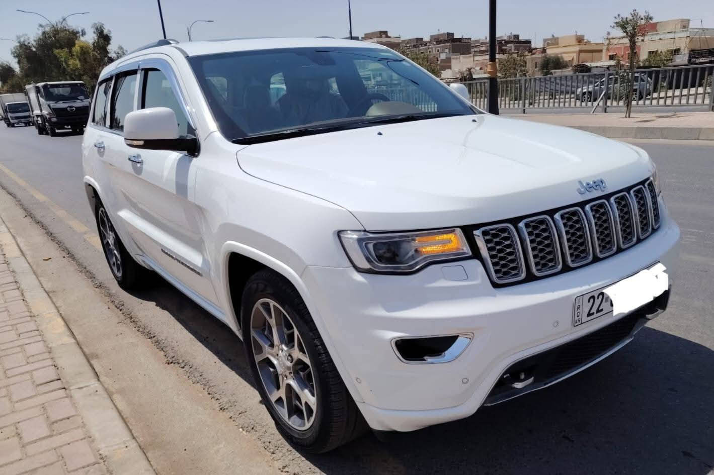 جيب  أوفرلاند خليجي  2020
((رقم أربيل جديد بأسمي تحويل مباشر ))
فول مواصفات ١ /١ مستلمة من الشركة على ايدي
ماشيه  17 الف فقط حقيقي
بعدها بحالة الزيرو بعدها بنايلون الشركة  
-مكفوله من الدعامية للدعامية كفاله عامه من شخط ورصعه وبارد بدون اي ملاحظة
بعدها على تايرات الشركه 
مواصفاتها :
_محرك 3600/ 6 سلندر
_ دفع رباعي 4*4
-گير 8 نمر
_ جكات
_3 شاشات 
-داخل لون ( مشمشي)
_ويل قياس 20
_كشنات امامي كهربائي +خزن ميموري
_كشنات امامي تدفئة وتبريد
_كشنات خلفي تدفئة
-حساسات امامي خلفي
-نقطه عمياء 
-بانوراما
-مري شفط
-مثبت سرعة
_شفتات كير
_لايتات زنون عالي ناصي 
-تشغيل عن بعد
_بصمه ابواب وصندوق
-هيتر ستيرن + مرايات جانبيه
_مرايات متحسسة للضوء العالي
 - نظام وقود اقتصادي، اوتو، عادي 
- نظام وقوف ذاتي (مانع تصادم خلفي)
_ نظام التشغيل والإطفاء الاوتوماتيكي
Auto start systim
_سيستم صوت
_ماسحات جام امامي تعمل تلقائياً عند المطر
_نظام تنبيه للنقطة العمياء
_أنظمة قيادة متعددة
 وبعد بيها كثير مواصفات
كل أغراضها والعدة مالتها بعدها بالباكيت ومامستخدمة والتاير السبير مانازل مع بصمة عدد 2
السعر 358 $
مكان السيارة الموصل 
رقم صاحب السيارة/
 ***********
