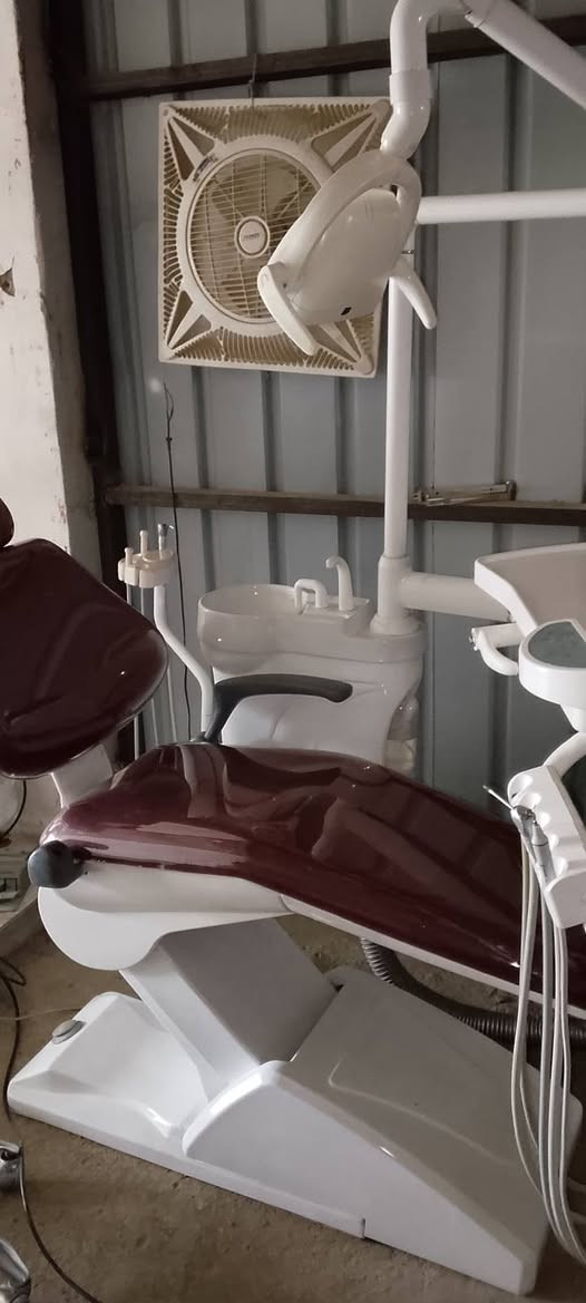 #للبيـــــــــع_كرســــــــــي أسنان مستعمل نوع سمارت  بسعر  مناسب رقم الهاتف *********** ابو هادي
