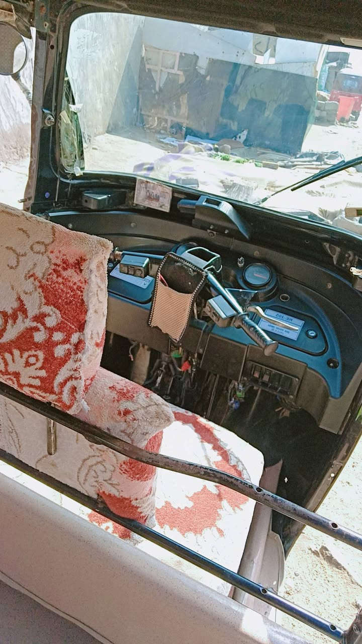 تكتك للبيع مديل 20كفاله من الضربه ولصبغ ولمعجون رقم وسنويه ***********مكاني البصره
