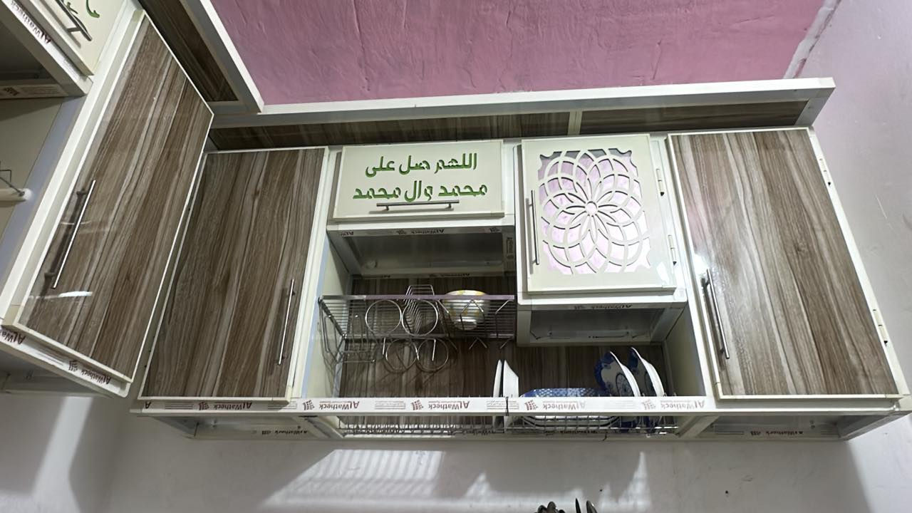 كاونتر تزكام نضيف جدا جديد السعر ٦٠٠ فقل خزانتة واسعة و نضيفة من الداخل و من الخارج للاستفسار على الرقم 

‭٠٧٧٢ ٥٦٠ ٦٥٨٠‬
