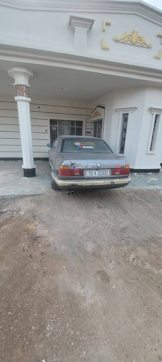 بيئم ٧٤٠ ٨ سلندر ٣٠٠٠ سيارة حلوة ونضيفه محرك وكير خير من الله تبريد ثلج صدر امامي جديد سيارة مرتبه تايرات جديدة  سعرهه ٣٠ وبيهه مجال متوازي على بيعتهه ***********
