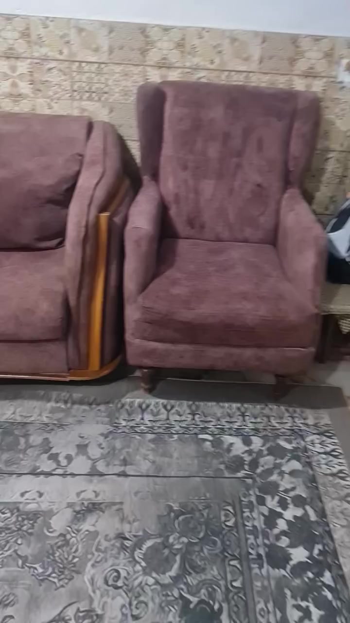 تخم تمانية مقعد للبيع السعر 225 العنوان بغداد الرستمية رقم التواصل *********** متواجد واتساب
