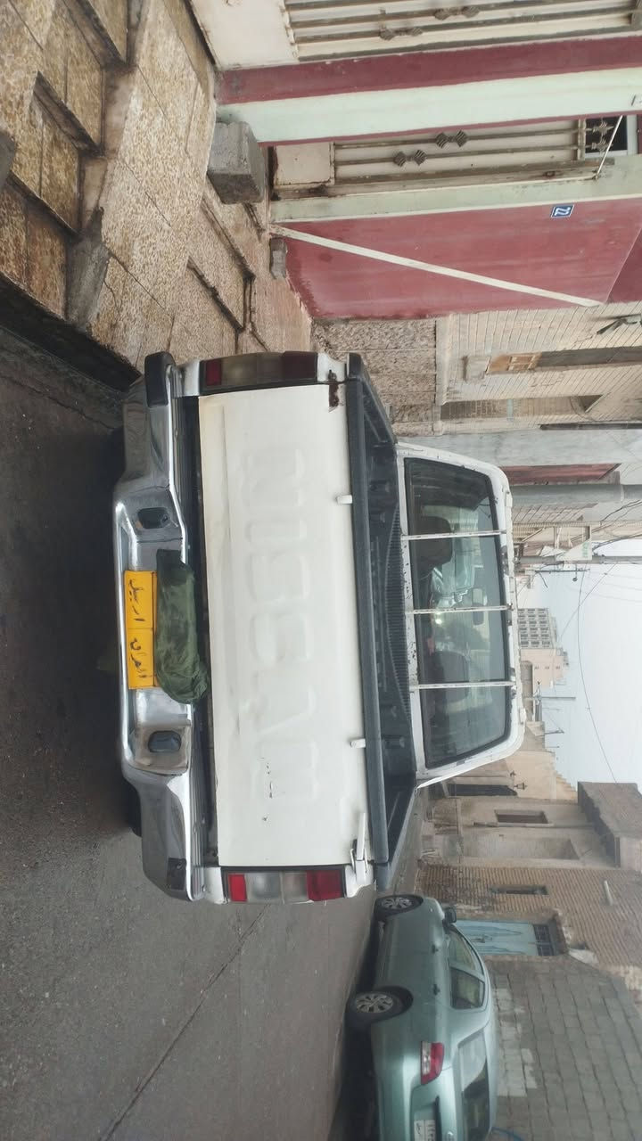 لەسەرئزنی ئەدمین نیسان پیکاب دەبڵ قەمەرە رەقەم هەلێرگێروومەکینەوئەکسل بەشەرت یەک پارچەی بۆیاغی هەیە ژمارەی خاوەن سەیارە  ***********
