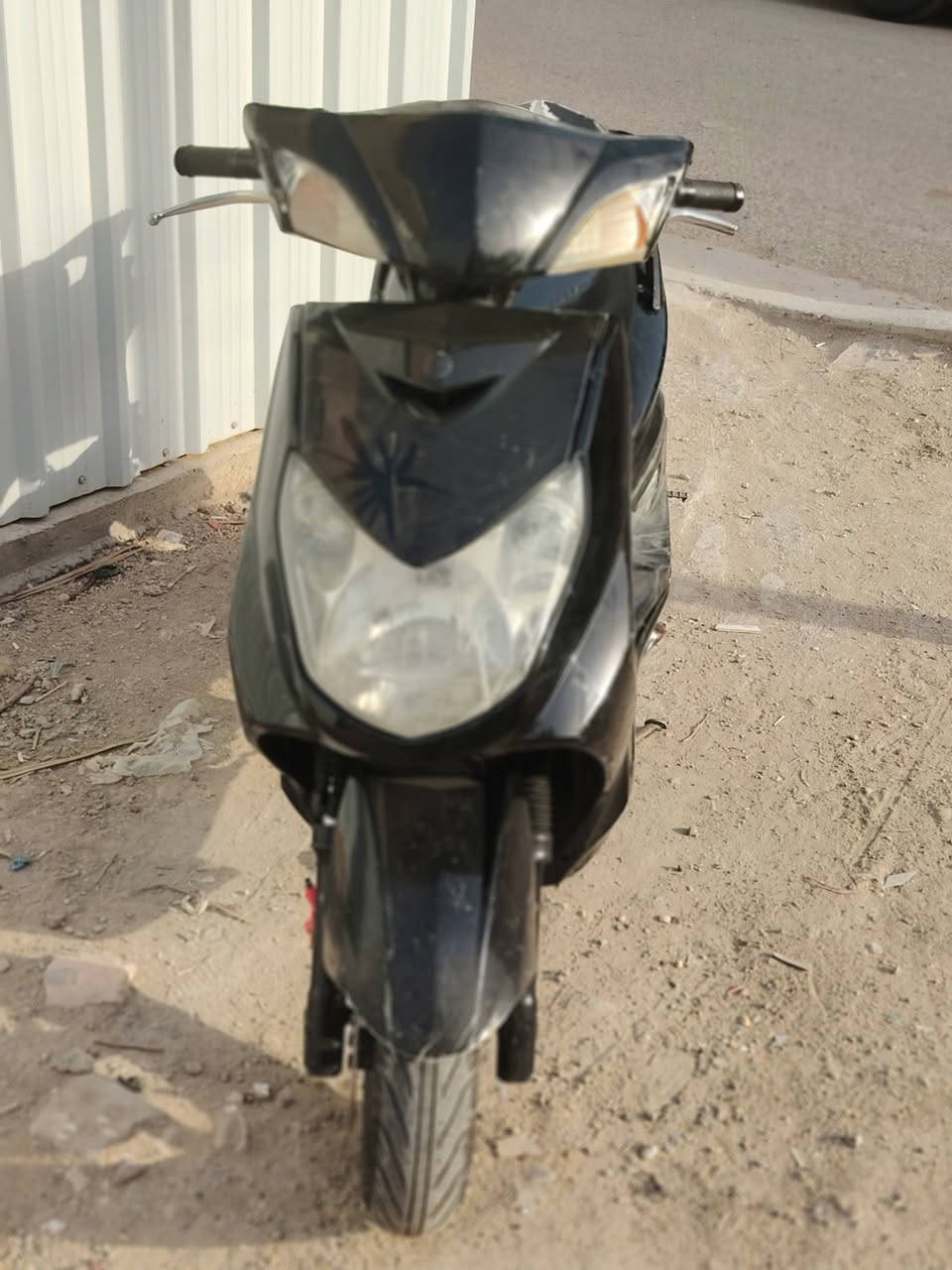 سلام وعليكم سكنس نثيه البيع محرك كفاله عامه كفرات اصليه مالته البلاديه دراجه معدل حلو والله بس شلعه يرادله العنوان بغداد شعله السعر 600 رقمي ***********
