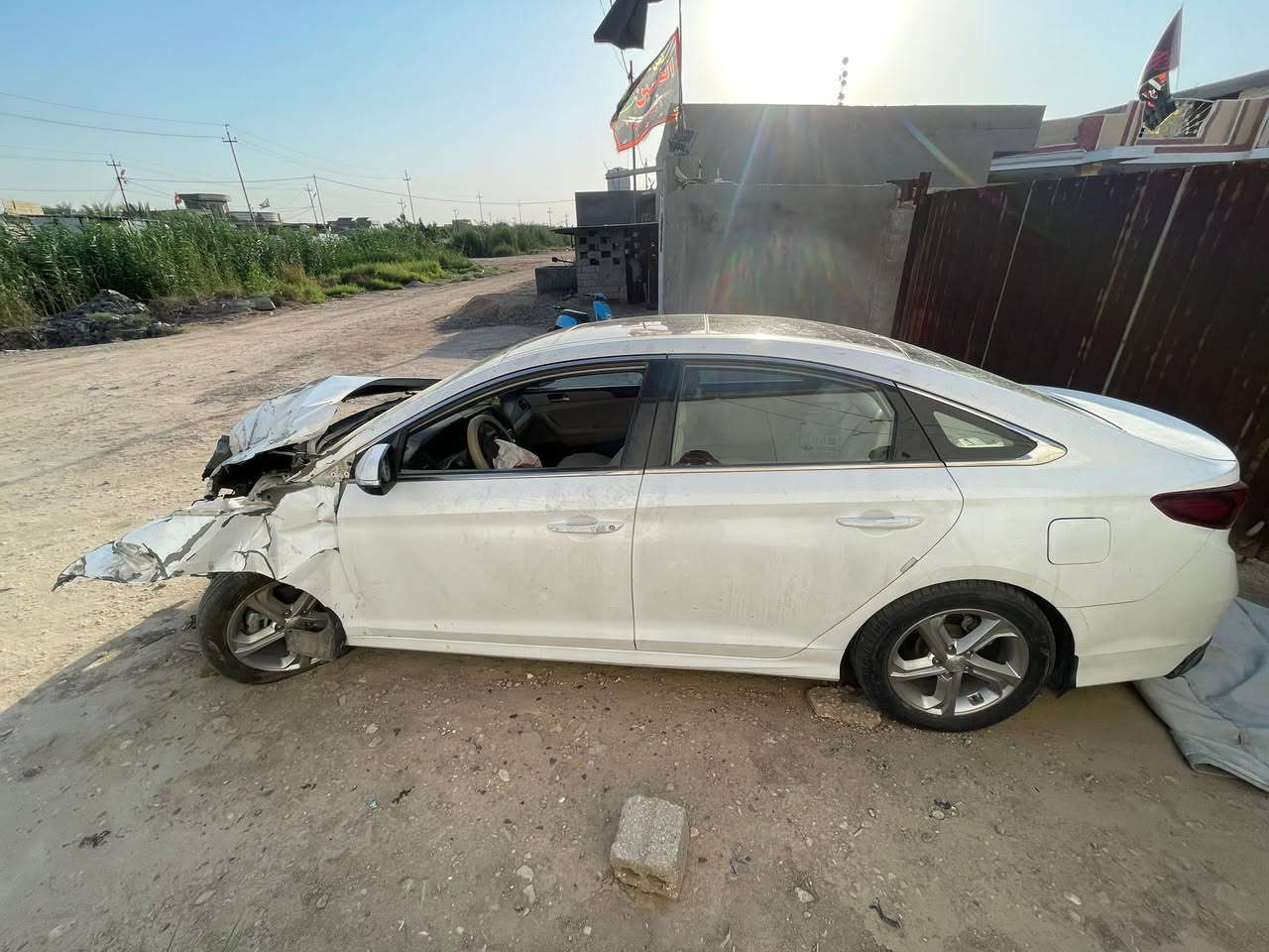 سلام عليكم سوناتا 18 للبيع
السيارة فول مواصفات عدا البصمة 
 بانوراما 
رادار جانبي امامي خلفي 
شاشة بلادي 
كشن كهربائي 
تبريد قطعتين 
مري شفط 
فول تحكمات 
تحديد مسار 
مانع انزلاق 
السيارة حادثها اللي بالصور 
السعر 115 وبيها مجال 

مكلف بالنشر رقم صاحب السياره 👇🏻 
***********
