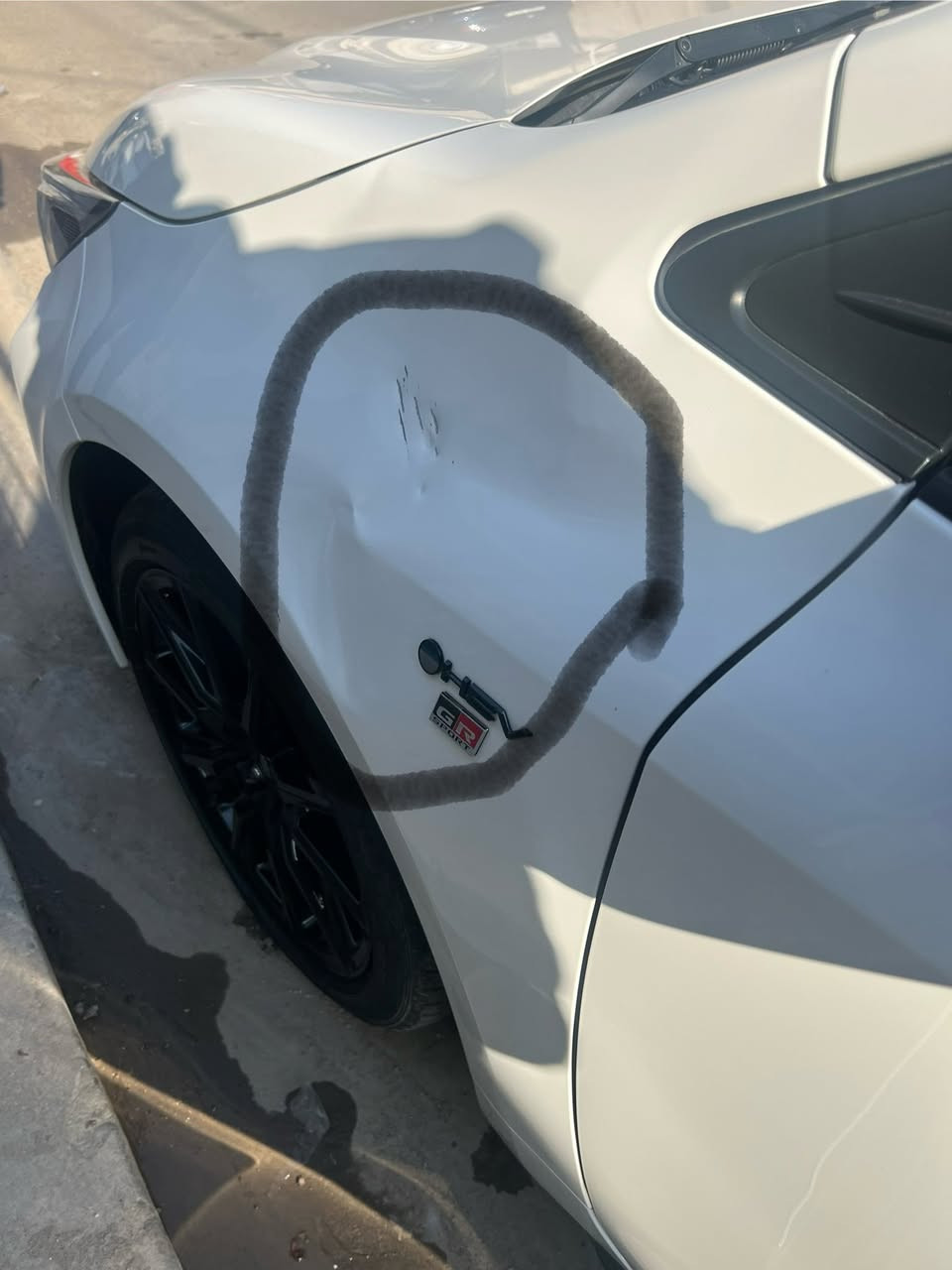 السلام عليكم كورلا هايبرد 2024 للبيع gR السيارة اعلى فىة5 كامرات داخل جلد احمر رادارات ماشية 23 الف مكفولة من الصبغ فقط طخه صغيره موضحة بلصور رايدة 165 وبيه مجال قليل مكاني بغدادحي الجهاد ‭0771 004 4991‬  السيارة مدوشمة ارضية وصندوق درجة اولى
