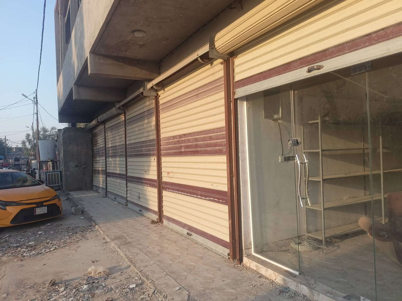 دربات 5:عرض مترين80+جام  مترين 63 ارتفاع
3,&امتار 10+رفوف طول مترين 30عرض 3امتارر.   للبيع 
***********
