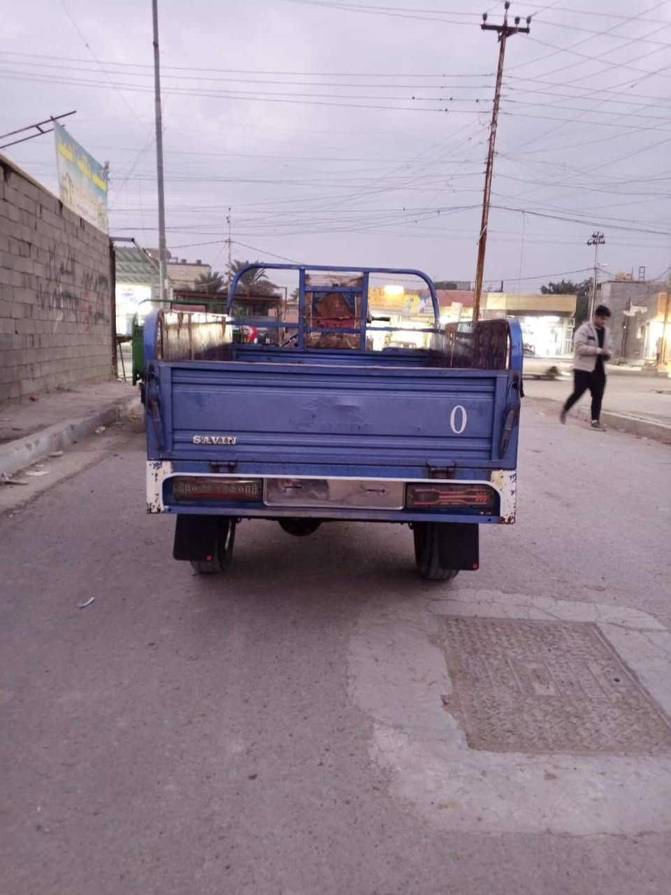 سلام عليكم موديل ٢٢ شاصي بلادي كهربايات كلهة شغلة تايرات كير محرك كلة نضيف كبل لشارع دشبول اكتروني أوراق صولية سعر مليون ٧٥٠ وبيهة مجال المكان حي أور سبع قصور شراي ينتصل ***********
