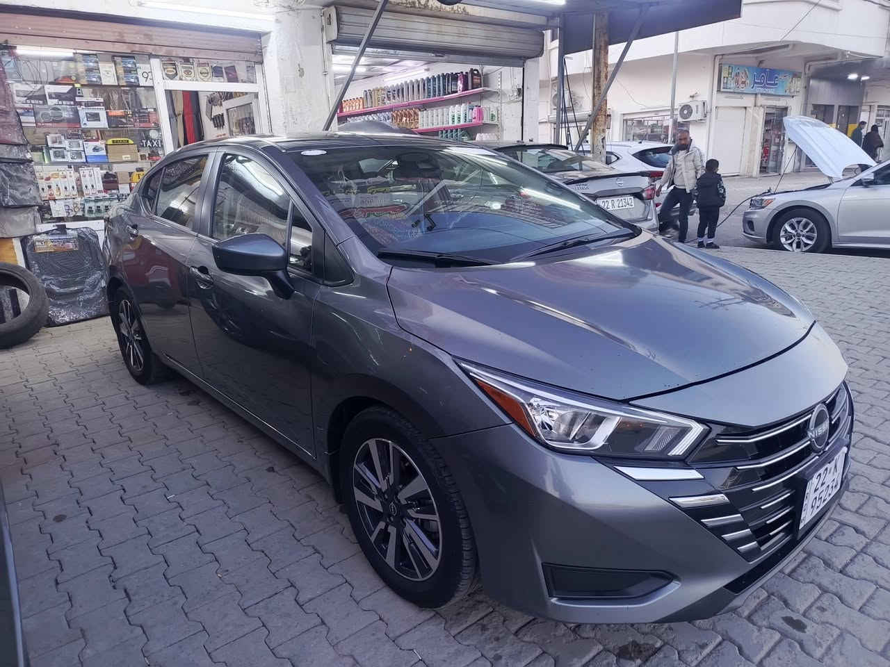 سلام عليكم
نيسان فيرسا 2023 رقم اربيل SV
مواصفات المعروفه 
رادارات نقطه عمياء شاشه كامره حساسات 
السياره جديده بمعنه الكلمه مال بيت 
الضرر بنيد فقط بدون دواخل ولا تعديل بارد ولا شخوط السياره مرايه وبلاديه الف متصرف عليها كلها بالشرط 
السعر المطلوب 132 سنويه وارقام جدد
عنوان السياره كركوك
ماشيه 36
‏‪***********‬‏
