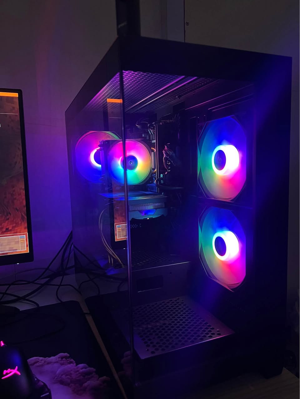 کوردی/عربی
ئەم کەیسە بۆ فرۆشتن زۆر تایبەت و جوان 
پارچەکانی هەمووی بڕاندن .
گەیاندنیش بەردەستە .

هذا الكيس للبيع، مميز جداً وأنيق، وجميع قطعه من ماركات عالمية معروفة.
توصيل موجود.

• CPU: Intel Core i5-12400F (12th Gen)
• GPU: MSI GeForce RTX 4060 (Max Temp: 68°C)
• Motherboard: ASUS PRIME H610M-K ARGB
• RAM: 16GB (2x8GB) G.Skill Aegis 3200MHz DDR4
• Storage: 1TB SSD NVMe
• Case: Antec CX200 RGB Elite Black (Panoramic Glass)
• PSU: Gamdias Kratos 600W RGB
• Cooler: RGB Air Cooler السليمانية, العراق


**إذا كنت صاحب هذا الإعلان وتريد حذفه لأي سبب، رجاءا أرسل رسالة إلى الدعم الفني**