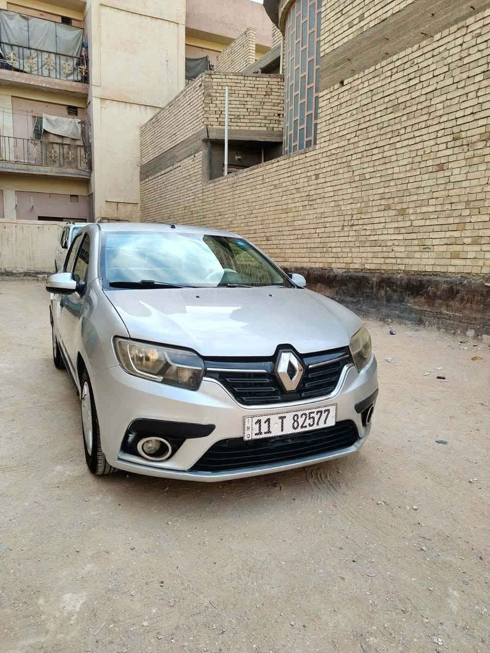 السلام عليكم رينو سنبل للبيع موديل 2019 رقم بغداد الجديد انكليزي سنويه جديده هزه جديده تحويل ثاني يوم مكينه 1600 كير اوتماتيك حداديه تخم تاير مكفولات تبريد ثلج السياره مكفوله من الضربة بيها صبغ مكانات قليله  اثر جراد فقط السعر 68 وبيها مجال مكاني كربلاء رقم الهاتف
***********
