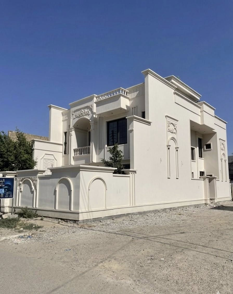إنجاز مشروع: سكن عائلي متكامل (مساحة 200 متر مربع)
الموقع📍: بغداد / الراشدية / حي الاعلام 

تعلن شركة البروج للمقاولات والاستثمار العقاري عن العمل على  أحد مشاريعها السكنية الحديثة، والذي يتم تنفيذه وفقاً لأعلى المعايير الهندسية والمواصفات الفنية المعتمدة.

تتولى شركتنا الإشراف الكامل وتنفيذ كافة المشاريع الإنشائية والاستثمارية، بالاعتماد على كفاءات هندسية متخصصة تحرص على دقة التنفيذ وضمان جودة المواد المستخدمة، مع تقديم دراسات سعرية متوازنة وتنافسية تلبي تطلعات عملائنا.

المواصفات الفنية والإنشائية للمشروع الظاهر في الصور:
 المساحة الإجمالية: 200 متر مربع.
 التخطيط الداخلي للمبنى:
 (5) غرف نوم مصممة بنظام (سويت)، حيث تضم كل غرفة وحدة صحية وحماماً مستقلاً.
 مجلس استقبال رسمي.
 صالة جلوس عائلية.
 مطبخ متكامل.
 وحدات صحية (عامة) لخدمة الضيوف والمنزل.

 الواجهة الخارجية: تصميم معماري كلاسيكي منفذ بمواد ذات مقاومة عالية للظروف الجوية المختلفة.

مسؤلية الشركة:

1- الالتزام بالمعايير: تطبيق أعلى معايير الجودة العالمية في البناء والتشطيب.

2- الجدول الزمني: تسليم المشاريع في الأوقات المحددة دون تأخير.

3- الحلول المبتكرة: تقديم حلول تصميمية وإنشائية تستغل المساحات بكفاءة عالية.

4- فترة صيانة لمدة سنة من تاريخ تسليم المشروع.

للتواصل مع القسم الهندسي أو للاستعلام عن خدمات التنفيذ والمقاولات، يرجى الاتصال عبر الأرقام التالية:

📞 ***********
📞 ***********
