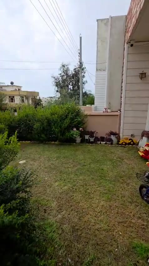خانو بۆ فرۆشتن لەگەڕەکی برایم ئەحمەد بە نرخی زۆر گونجاو..
     
٭ڕووبەری 200م
٭ڕوی قیبلەیە
*کۆڵانی 20م
*نیمچە تیجارییە

٭(2)نهۆمە،بۆ (1) ماڵ دەبێت.
-نهۆمی یەکەم:میوان،مەتبەخ،مساعید،2نوستن،مشتەمەلات.
-نهۆمی دووەم:2نوستن،مشتەمەلات.+سیستەمی شۆڤاژی هەیە.

٭بۆ زانیاری زیاتر لایکی پەیجەکە بکەو ژمارە (1) لە کۆمێنت دابگرە.
0776 1524852
0750 1730479
_________________________________________
♦ : ئێوەی بەڕێزیش گەر موڵکتان هەیە دەتانەوێ بیفرۆشن 
ئەوا دەتوانن تەواوی زانیاریەکان بنێرن بۆمان
بێ بەرامبەر ڕیکلامیان بۆ دەکەین .

💯لەگەڵ ئێمە دڵنیابە لە کڕین و فرۆشتنی دروست

▪️: ناونیشانی تەواوی موڵکەکەت
▪️:چەن وێنەیەکی موڵکەکەت ئەگەرهەبوو
▪️:نرخی موڵکەکەت 

📩بە نامە بینێرن بە ڤایبەر یان واتسپ
***********
