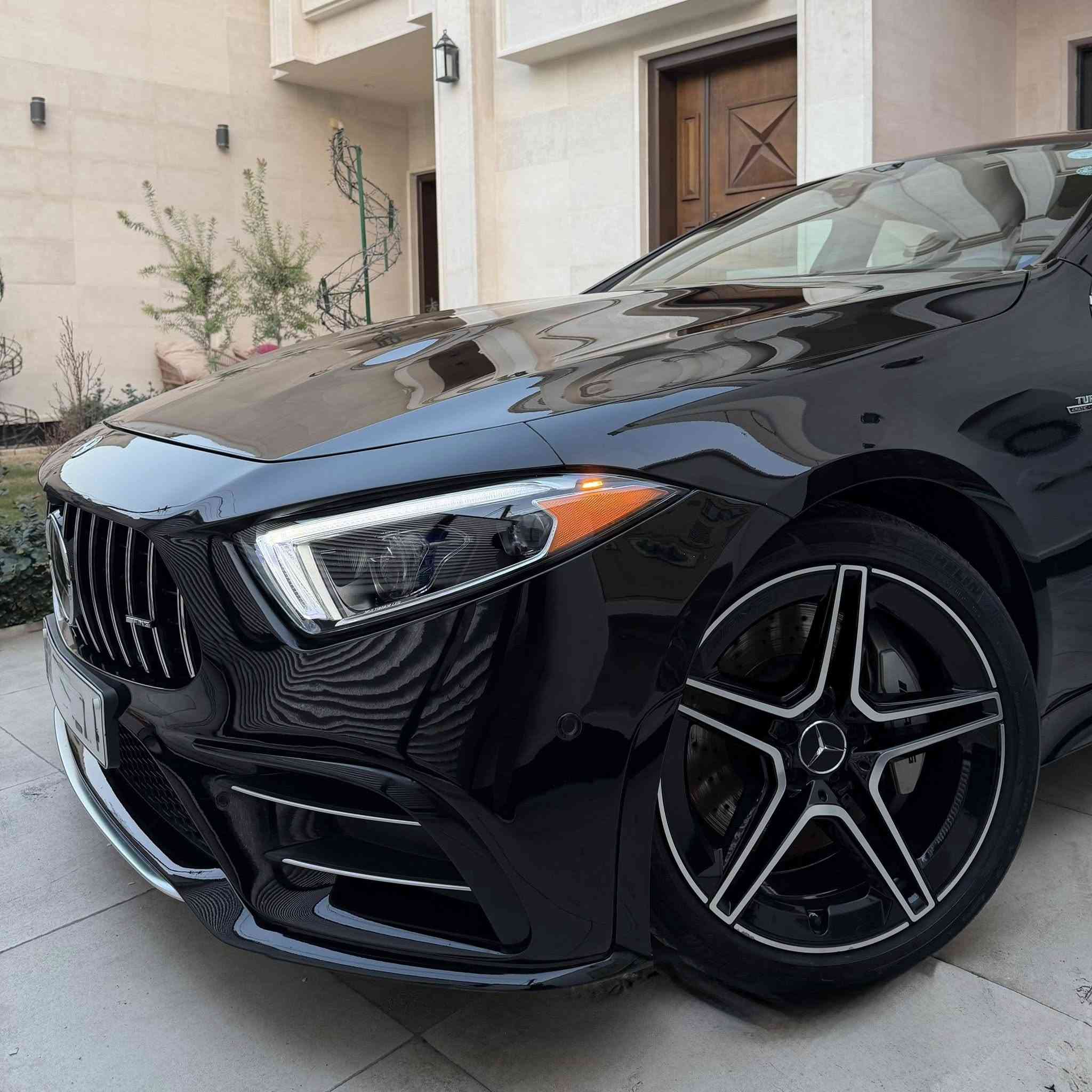 السلام عليكم

 للبيع 

‏MERCEDES CLS 53 AMG 4MATIC+ (2021)

محرك 6 سلندر 3.0 AMG
توين توربو + EQ Boost
كير AMG Speedshift نمر 9 

نظام +4MATIC ذكي جداً يختلف حسب وضعية القيادة ويوزع الدفع حسب الطرق والحاجة
 لزيادة ثباتية السيارة 

لون أسود 
رقم أربيل بأسمي تحويل مباشر

ماشية 14 ألف 

مواصفات السيارة طلب خاص⬇️

أبواب شفط
جكات تصعد وتنزل مع تحكم بوضعية الراحة
مقاعد مساج وداينمك متحركة مع الانعطاف
نوع الجلد المستخدم في مقاعد السيارة من جلود النابا الطبيعية فخم جداً مع تطريز الكنتارا مختمة AMG
بردة خلفية كهرباء
الشاشة والنظام الجديد لمس
ماوس الجديد
لايتات  Multibeam ذكية جداً ترحيب عند التشغيل و دوارة مع الستيرن
مقاعد أمامية كهرباء خزن تدفئة تبريد 
ستيرن AMG رجاج عند عبور الخطوط كهرباء وتدفئة
تجوة تدفئة 
ساوند سيستم برومستر
منافذ شحن Type-c
دواخل خشب طبيعي 
صندوق كهرباء
تكم كنتارا 
اوتو بارك 
اوتو هولد
كامرات 360 درجة
رادارات 360 درجة
تحديد مسار
مانع تصادم 
قيادة ذاتية 
نقطة عمياء
إضاءة محيطية 64 لون
دوسات ترحيب AMG لد
فتحة سقف سلايد
شاحن لاسلكي
حزام امان كهرباء 
صوت اكزوز AMG طرب + بوب كورن
كاليبرات AMG
5 وضعيات قيادة
ا1-SILPPERY
ا2-COMFORT
ا3-INDIVIDUAL
ا4-SPORT 
ا5-+SPORT 
ويل AMG حجم 19 تو سايز مع اطارات امامية ميشلان 
وخلفية كونتيننتال
4 ثيمات متغيرة لعداد السيارة 
ا1-CLASSIC
ا2-SPORT
ا3-SUPERSPORT
ا4-UNDERSTATED
سرعة 300KM

حالة السيارة بدون ضرر بدون صبغ
سرقة جاملغات أمامية فقط 
ومرجعات شركة وكالة نفس اللون بدون صبغ
بدون دواخل بدون ايرابك
شواصي لغود مكفولة من الشخط 

محرك كير اكسل كاردن كهربائيات حدادية كفالة عامة   
من الخلل والفتح والتبديل 
سيارة جديدة وبدون نقص 0مسج

مكان السيارة بغداد
للأستفسار *********** 📞
