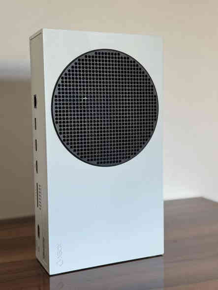 Xbox Series S
للبيع جهاز Xbox Series S 2021 بحالة ممتازة جدًا، نظافة 95%، واستعمال قليل وواضح من يوم تشوفه.
جهاز مرتب، نظيف، ومحافظ عليه — جاهز للاستخدام بدون أي ملاحظات.

محتويات الباكج:
 • جهاز Xbox Series S
 • 2 يد تحكم أصلية بحالة ممتازة
 • جنطة حماية مخصصة لحمل الجهاز والجويستكات والكيبلات
 • جميع الملحقات الأصلية كاملة
 • الكيبل الرئيسي الأصلي

ليش هذا الجهاز مختلف؟
 • نظافة عالية واستعمال محدود
 • كامل بكل مستلزماته
 • وجود جويستك أصليين يعتبر إضافة نادرة ومهمة
 • الجنطة الخاصة تخليك تنقله بأمان وسهولة
 • مناسب للألعاب الحديثة، سريع، أداء مستقر

الموقع: أربيل

للتواصل (واتساب فقط):

📱 ***********
