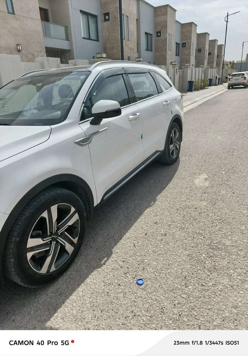 السلام وعليكم ورحمة وبركاته 
من رخصة الادمن 
سورنتو مديل 2022 خليجي 6 سلندر 
رقم اربيل انكليزي السيارة باسمي 
فول مواصفات من عدا الفور ويل فقط 
والسونر مرفق بالصور مالته 
السعر 285 وبيه مجال ماشية 65 الف 
العنوان بغداد الشيخ عمر يم مستشفى الطواري ء القديمة
رقم الهاتف   ***********  واتساب هم موجود
