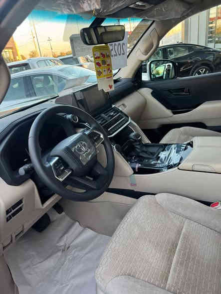 تويوتا لاندكروز 2025 GX
 ماشية 7 آلاف كم فقط
 يد وحدة، وأنا ماخذها صفر 
• كشنات شاموە
• كاميرا + حساسات خلفية
• تبريد مركزي
• گيج إلكتروني
• كشنات كهرباء
• دعمّي لدعمّي شرط
• ما بيها شئ 
• الرقم تواً مُجدّد

💎 ســعــر ✅ ::  الــرد تلقائي 📮

• السيارة صفر، وكلشي بيها شرط
•  على دقّة الشركة

رقم المالك:
 ***********
واتساب
