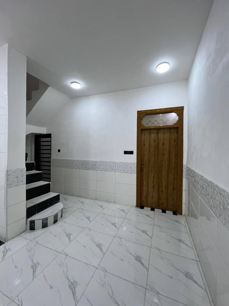 🏠 دار 50م – النجف الأشرف
📍 بصف السوك مقابل ملحق قرية الغدير
🧱 طابوق جمهور | 🏗️ سقف كونكريت
🛏️ غرفة + 🛋️ صالة + 🍳 مطبخ + 🚿 حمام + 🌤️ منور
💰 23 مليون قابل للتفاوض
📞 ***********
