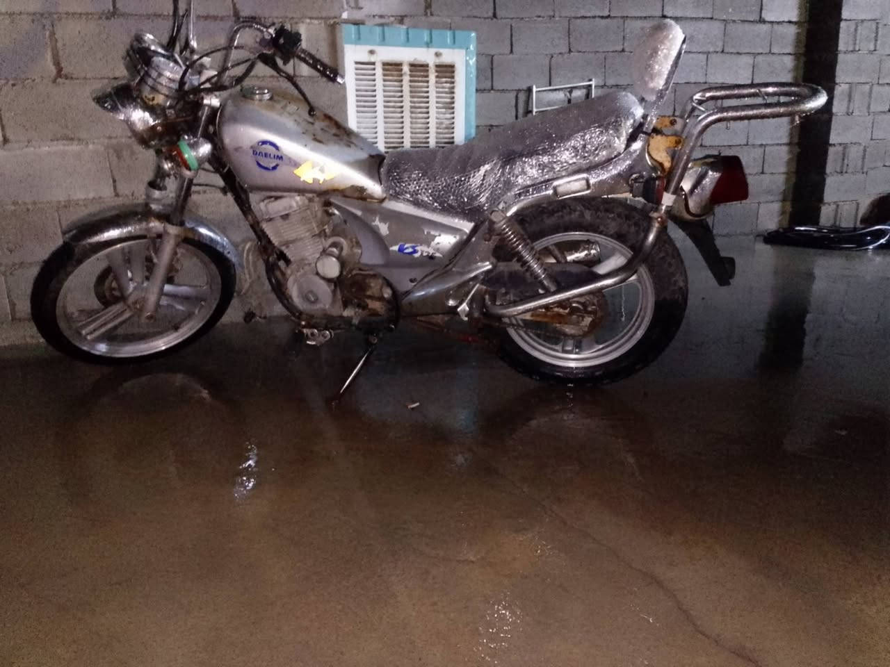 سلام عليكم 
دايلم للبيع مكينه ما ملعوب بيها كهربايات كلها شغاله  بس باتري ضعيف عندي سعر 300ستفسار ***********
