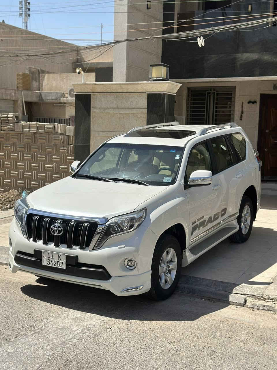 سلام عليكم
برادو 2016 ساز TXLفول مواصفات للبيع
رقم بغداد نكليزي باسمي 
محرك  6 سلندر
كفاله عامه من الضربه و الصبغ و الطخه فقط رصعه كد اصبع بالجاملغ الامامي و سويتها pdr
كشنات اماميه كهرباء-شاشه كبيره-فتحة-سقف-3 قطع تبريد-7 راكب 
الصيانه كلها يم شتركة ساز و الوصولات موجوده 
يعني السياره مال بيت و معتنين بيها
السياره ماشيه  155 كيلو 
السعر 350 و بيها مجال
مكاني حي الجامعه
***********
