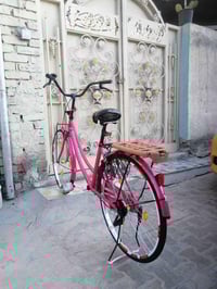 بايسكل لون وردي مميز شركته سانتوس مرغوبه حجم٢٦بايسكل كفاله عامه ماناقص...