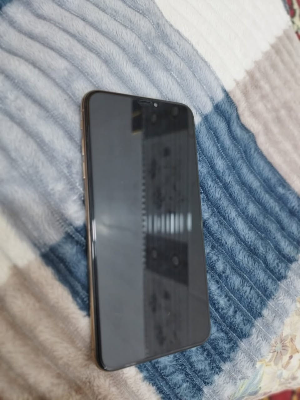 سلام عليكم جهاز ايفون اكس ماكس للبيع ذاكره 64بطاريه خدمه وبصمه الوجه متشتغل استفسار واتساب ***********
